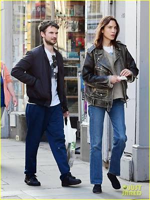Alexa Chung & Tom Sturridge: a Fashionable Love Story