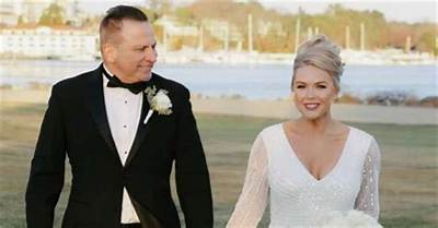 Caroline Somers Biography, Age, Height, Husband, Net Worth, Family