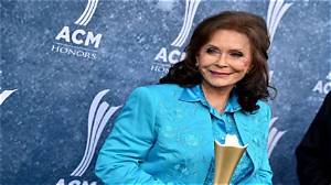 Loretta Lynn Biography, Age, Height, Husband, Net Worth, Family